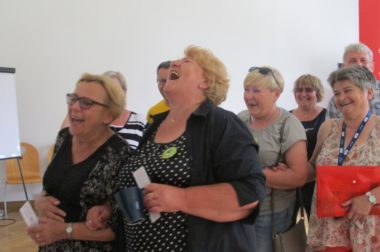 W III wieku Praktyka Śmiechu – Noworudzki Uniwersytet Trzeciego Wieku.